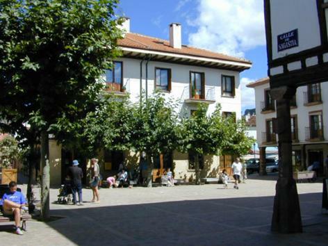 Duplex Con Jardin En Ezcaray Apartment Exterior foto